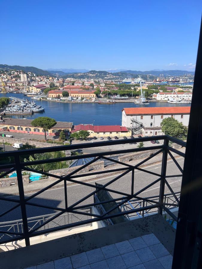 Mare Nostrum La Spezia Kültér fotó